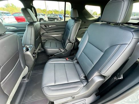 New 2026 Chevrolet Traverse LT w/ Driver Confidence Package image 17