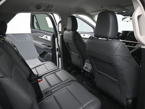 New 2025 Ford Explorer Active w/ Active Comfort Package image 12