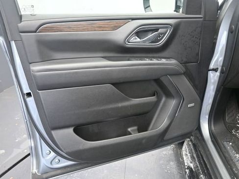 Used 2023 Chevrolet Suburban Premier image 21