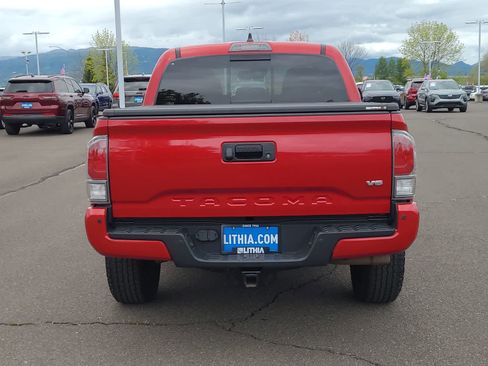 Used 2022 Toyota Tacoma TRD Off-Road w/ Technology Package image 13