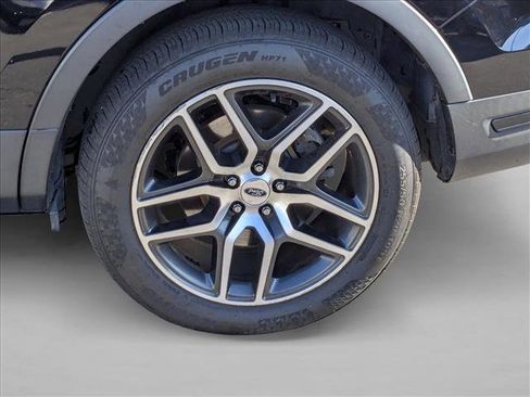 Used 2018 Ford Explorer Sport image 23