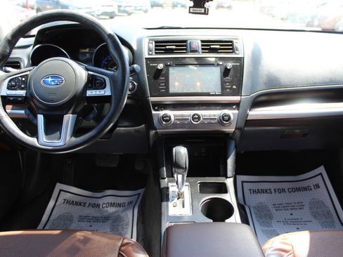 Used 2017 Subaru Outback 3.6R Touring AWD/4WD image 17
