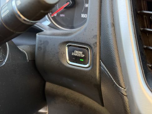 Used 2023 GMC Acadia SLT image 24