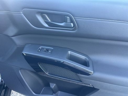 New 2026 Nissan Pathfinder S image 19