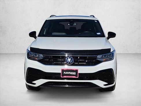 Used 2023 Volkswagen Tiguan SE R-Line FWD image 2