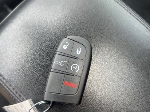 Used 2015 Jeep Grand Cherokee Altitude AWD/4WD image 39
