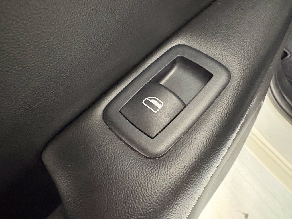 Used 2019 Jeep Grand Cherokee Altitude AWD/4WD image 38