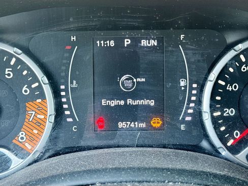 Used 2020 Jeep Renegade Latitude w/ Cold Weather Group AWD/4WD image 12