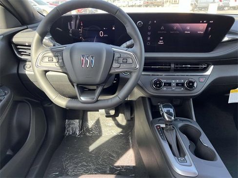 Used 2025 Buick Envista Preferred w/ Convenience I Package image 13