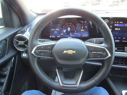 Used 2026 Chevrolet Equinox LT AWD/4WD image 23