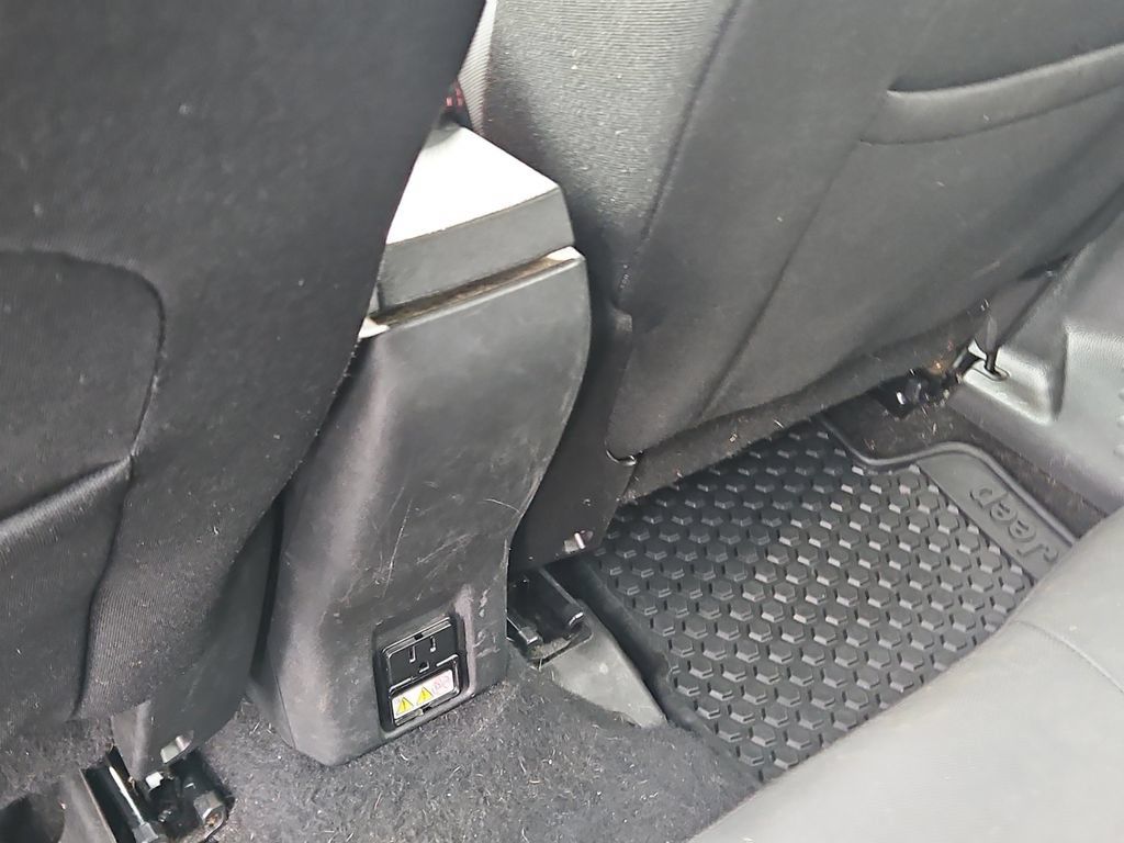 Used 2016 Jeep Renegade Trailhawk AWD/4WD image 16