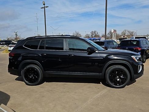 New 2026 Volkswagen Atlas SE FWD image 4