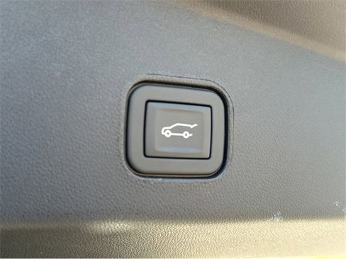 New 2026 Cadillac Lyriq V image 32