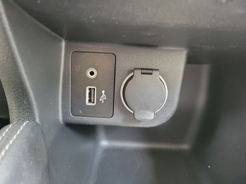 Certified 2020 Nissan Kicks SR w/ SR Premium Package FWD image 30