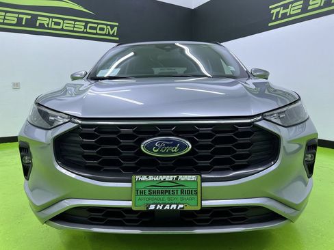 Used 2023 Ford Escape ST-Line Select AWD/4WD image 3