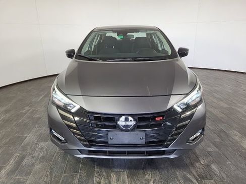 Used 2024 Nissan Versa SR image 2