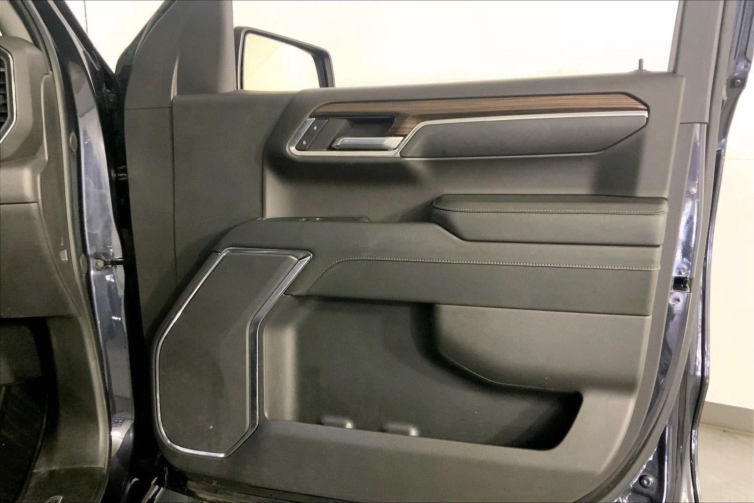 Used 2024 Chevrolet Silverado 1500 LT AWD/4WD image 25