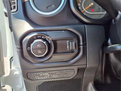 Used 2025 Jeep Gladiator Sport AWD/4WD image 25