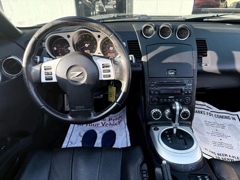Used 2007 Nissan 350Z Touring image 17