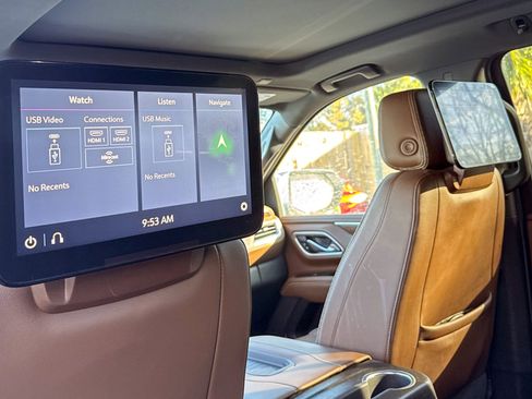 Used 2021 Chevrolet Suburban High Country image 29