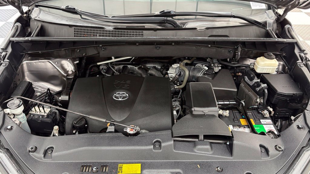 Used 2018 Toyota Highlander Limited AWD/4WD image 10