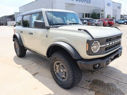 New 2025 Ford Bronco Big Bend w/ Black Diamond Package