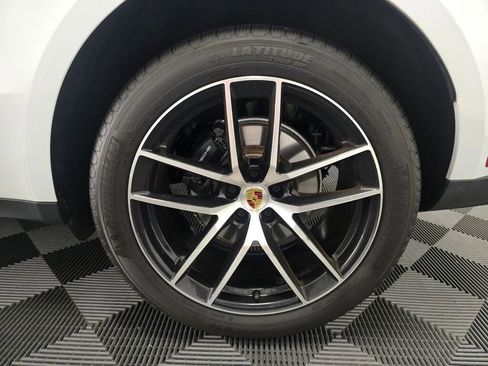 Certified 2023 Porsche Macan AWD/4WD image 22