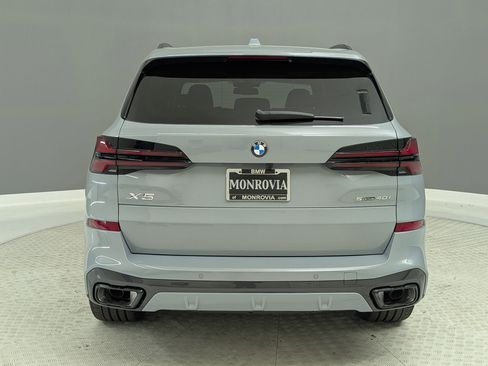 New 2026 BMW X5 sDrive40i w/ M Sport Package image 7