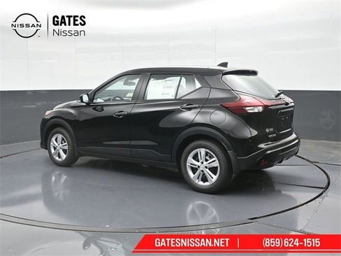 New 2025 Nissan Kicks Play S image 2