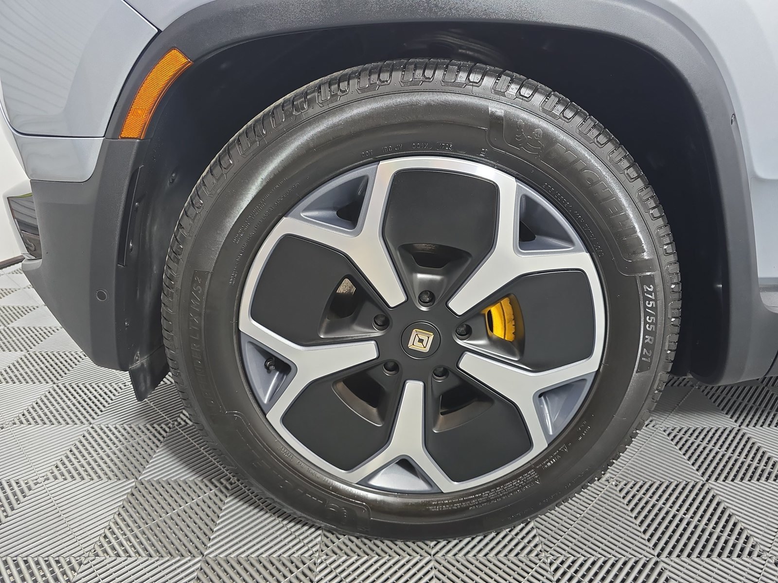 Used 2024 Rivian R1S Adventure Quad AWD/4WD image 9