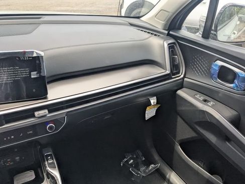 New 2026 Kia Sorento S FWD image 17