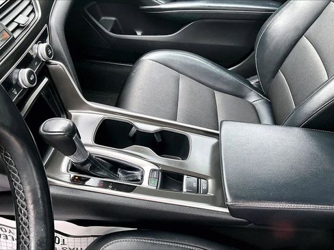 Used 2018 Honda Accord Sport image 18