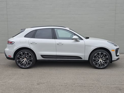 Certified 2025 Porsche Macan image 10