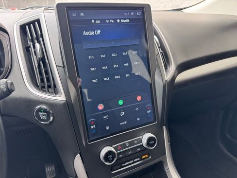 Certified 2024 Ford Edge SE image 30