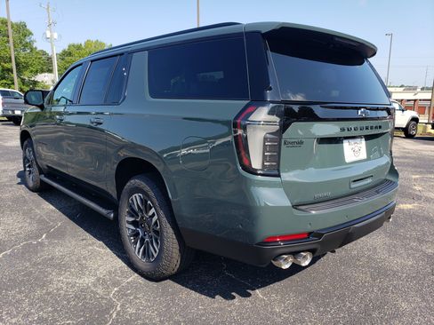 New 2026 Chevrolet Suburban Z71 w/ Z71 Off-Road Package AWD/4WD image 4