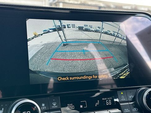 Used 2024 Toyota Highlander XSE FWD image 27