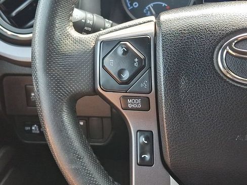 Certified 2022 Toyota Tacoma TRD Off-Road w/ Technology Package AWD/4WD image 20