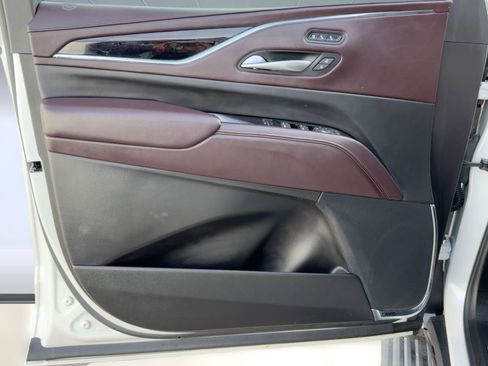 Certified 2024 Cadillac Escalade ESV Sport Platinum w/ LPO, ONYX Package image 34