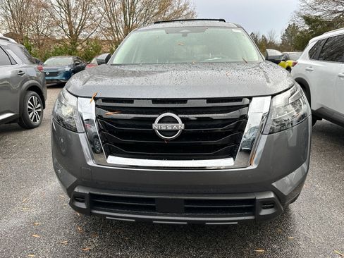 New 2025 Nissan Pathfinder SV w/ SV Premium Package image 2