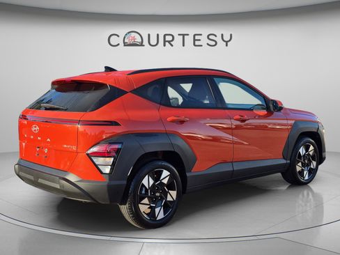 Used 2024 Hyundai Kona SEL FWD image 7