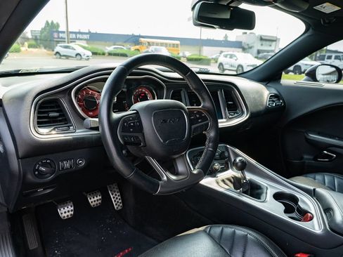 Used 2015 Dodge Challenger SRT Hellcat RWD image 24