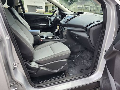 Used 2018 Ford Escape SE FWD image 6