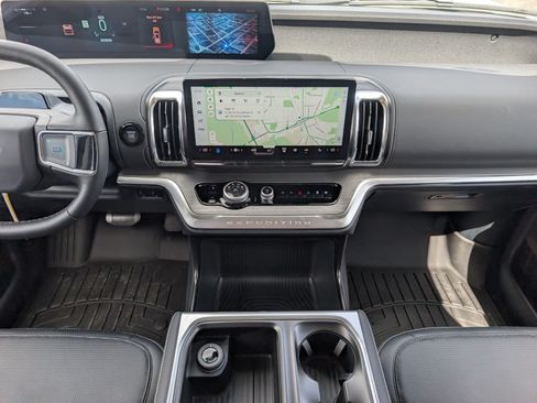 New 2027 Ford Expedition Platinum RWD image 7