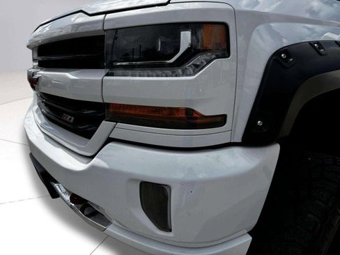 Used 2018 Chevrolet Silverado 1500 LT w/ Texas Edition image 12