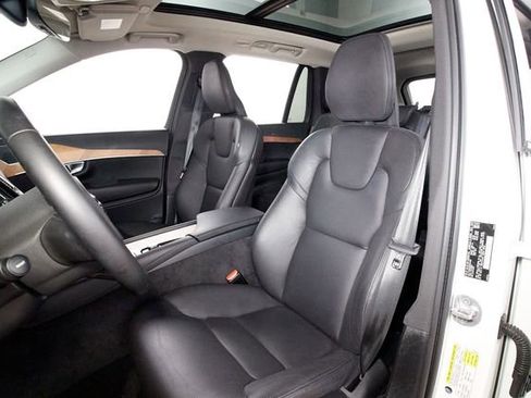Certified 2024 Volvo XC90 T8 Plus w/ Protection Package Premier AWD/4WD image 19