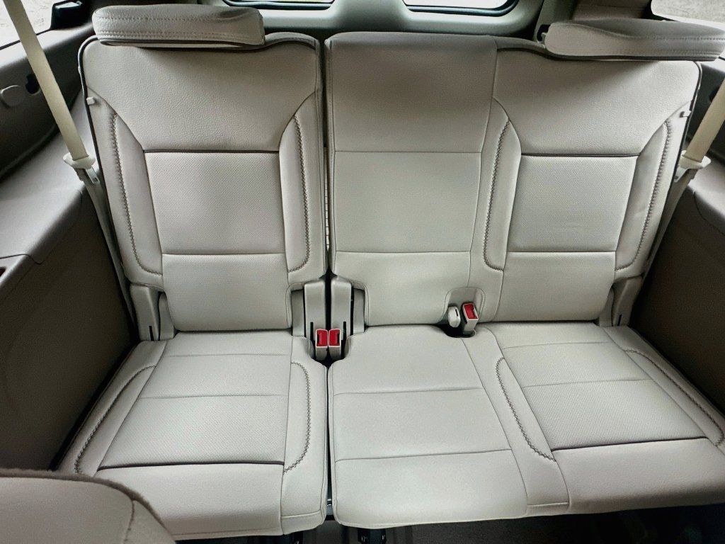 Used 2025 GMC Yukon XL Denali w/ Denali Reserve Package AWD/4WD image 29