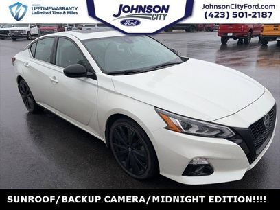 Used 2022 Nissan Altima 2.5 SR w/ Midnight Edition Package