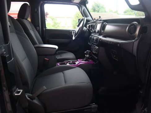 Used 2020 Jeep Wrangler Sport AWD/4WD image 36