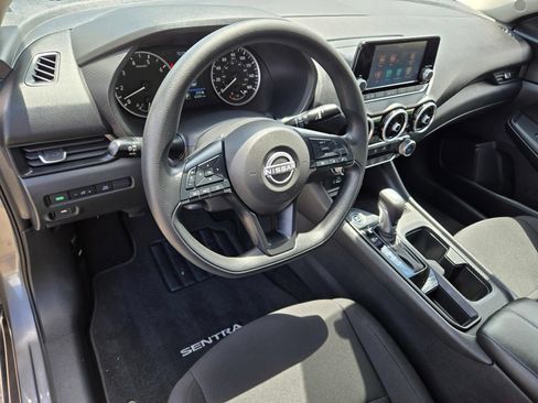 Used 2025 Nissan Sentra S FWD image 18
