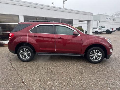 Used 2017 Chevrolet Equinox LT w/ Convenience Package image 2